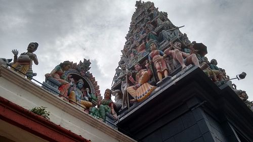 This is round the corner at Well Dressed Salad Bar and Cafe in Central Singapore