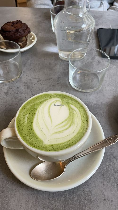The matcha latte au lait d’avoine   at Torra Mano in Pau