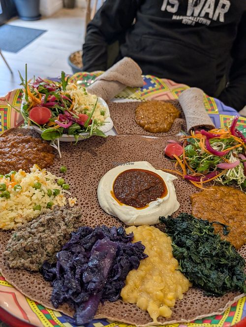 Assiette végétarienne at ROHA in Marseille