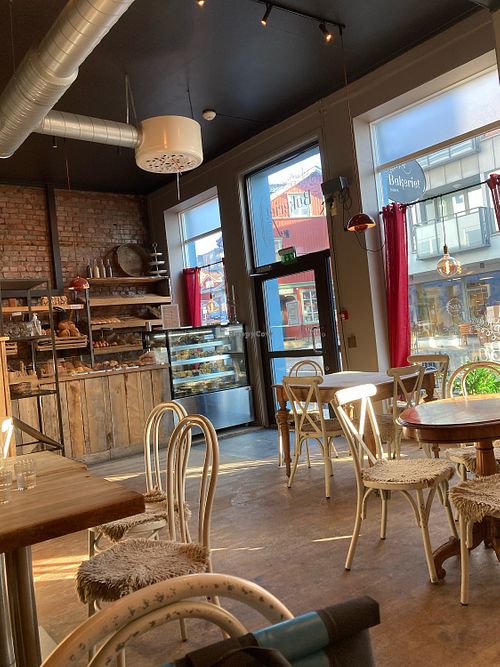 Entrance and view from the back of the bakery  at Håndverksbakeriet in Drobak