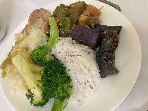 Room temp sides (choice of five) at Shifangyuan Healthy Vegetarian Food - 十方緣養生素食 in Taipei
