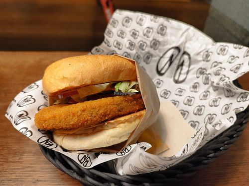 Garden Burger with vegan bun at Burgermeister - Enge in Zurich