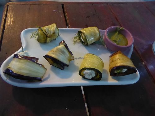 Auberginen- und Zucchini-Röllchen at Green Gallery in Koh Phangan