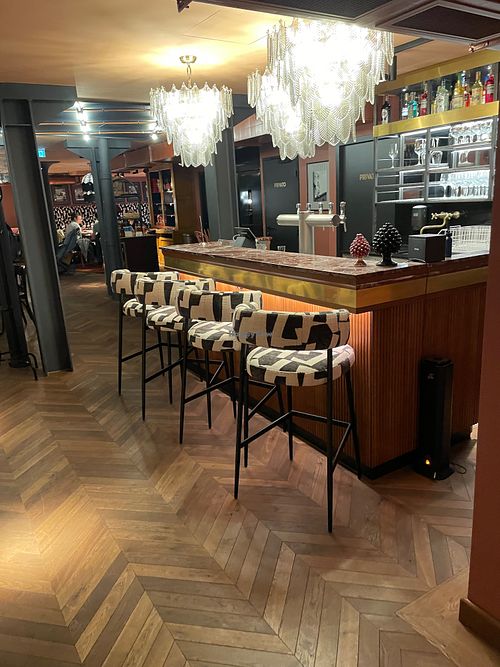  at L'Osteria  in Paris