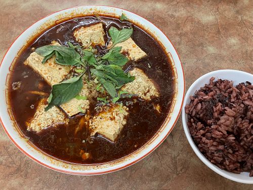 Szechuan spicy stinky tofu soup with a side of purple rice at Daiji Stinky Tofu House - 戴記臭豆腐專賣店 in Taipei