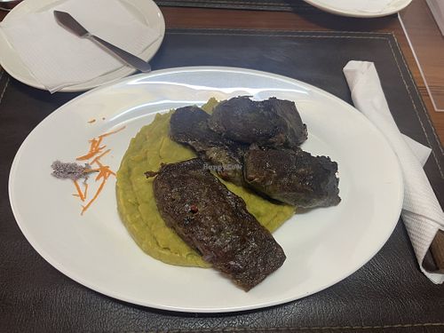 Rollitos de luche con verduras y puré de arvejas   at Isla del Palena in Aysen