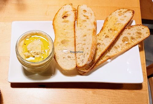 Homemade hummus, super good i recommand with vegan beer guiness or a cocktail at Abyss Boutique de Jeux · Resto-Pub Ludique in Saint-leonard