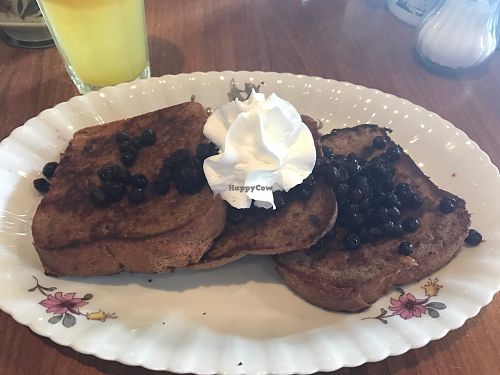 French toast with blueberries at Mamalicious in Hamburg