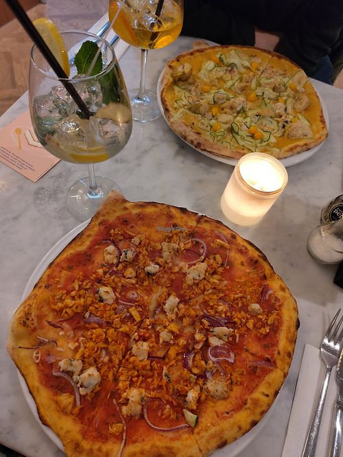 Vegan nduja and vegan gialla pizza at De Pizzabakkers in Wageningen