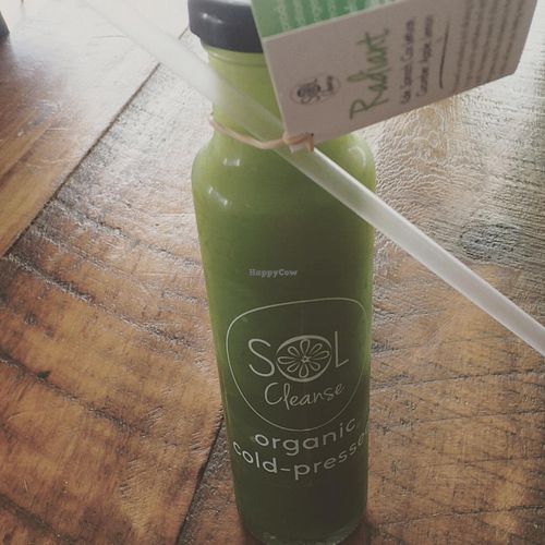 Alkalising Seasonal Green juice at Greenhouse Factory in Coolangatta