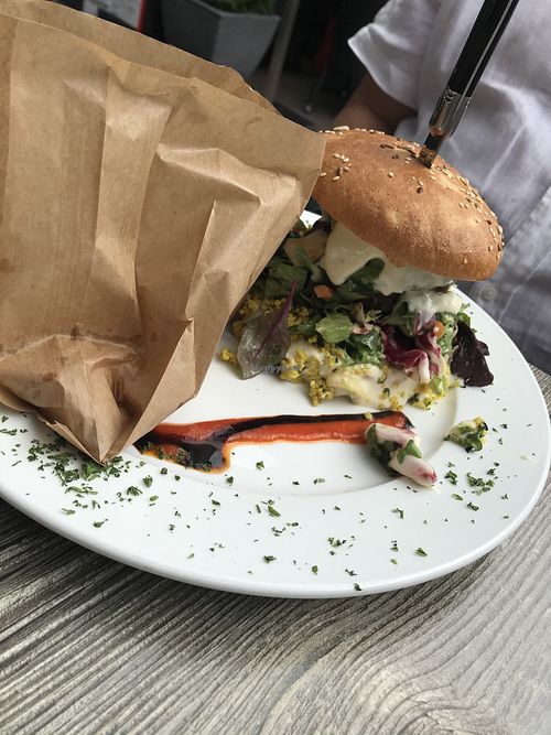 Burger with fries at Petersilchen in Xanten