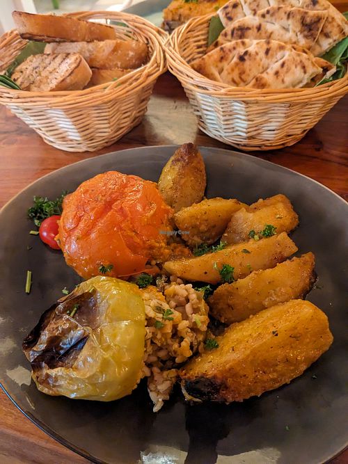 Gefülltes Gemüse mit Kartoffeln at Taverna Athos in Leinfelden-echterdingen