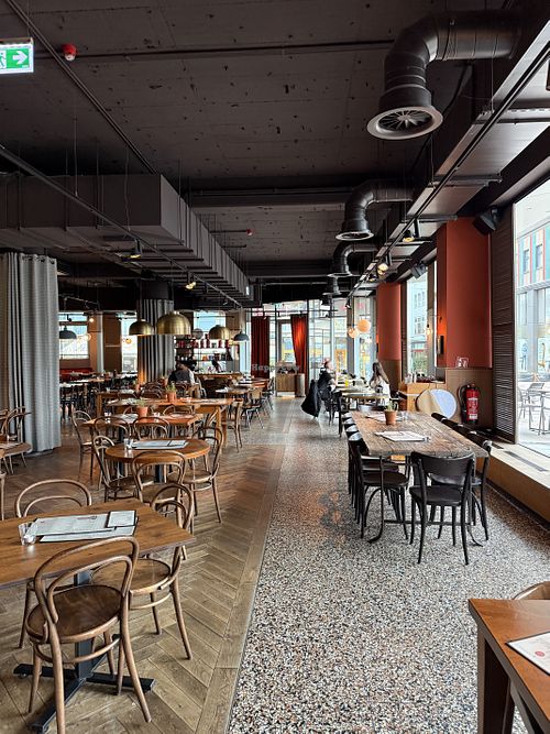 Inside   at L'Osteria - Kennedyplatz in Essen