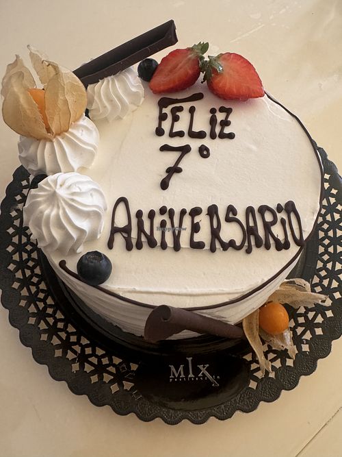 Tarta para 5 personas  at Pastelería Mix - Pre-order only in Sant Quirze Del Valles