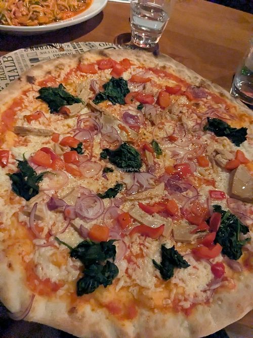 Vegane Pizza (die einzig komplett vegane in der Karte) at L'Osteria - Portlandweg in Bonn
