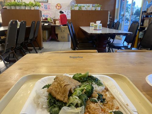 How to warm food by leaving room to spread rice underneath after they weigh everything else!  at Natural Self Service Vegetarian Garden in Pingtung