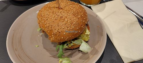  at Burger Lounge in Himmelreich