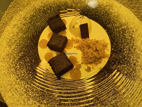 Vegan brownie with mango chutney and edible gold at Kinzu Sushi Experience in Rovereto