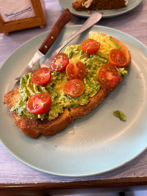 Tostada de aguacate con tomate   at La Crepa in Pamplona