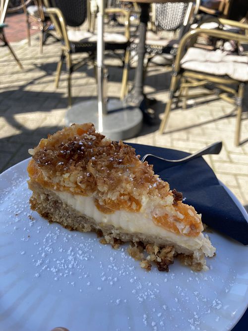 Vegan coconut/mandarin cake  at Zweite Heimat Dangast in Varel