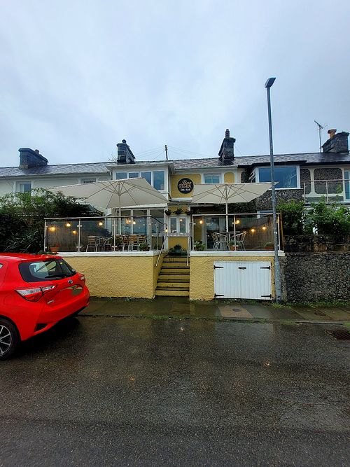 Bae Borth Deli Bar Outside. at Bae Borth Deli Bar in Porthmadog