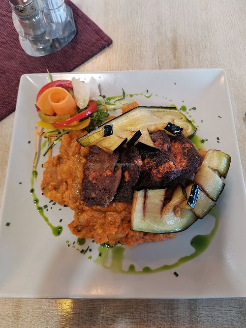 Garlic soy with vegetables and mashed potatoes at Hétfogás Fogadó Villány in Villany