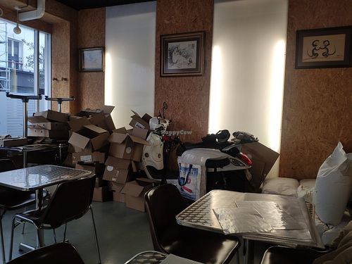 Dining room at Toutofu in Paris