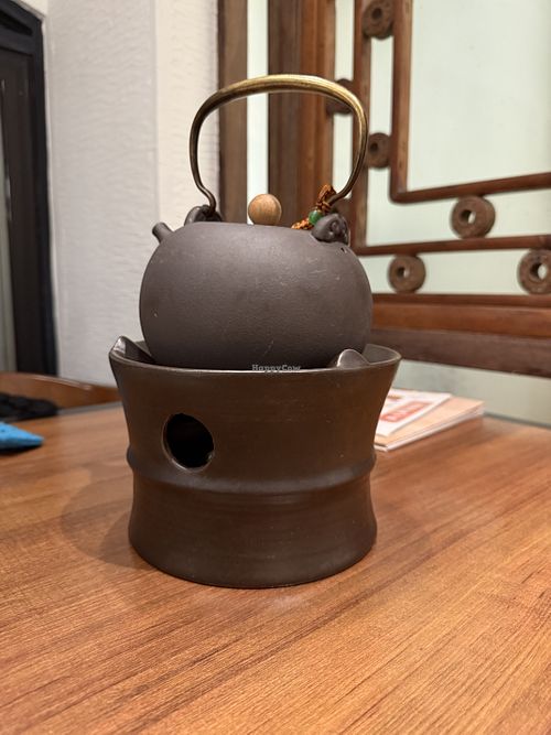 Tee, der vom Restaurant gereicht wird.   at Zen Tea Restaurant in Taipei