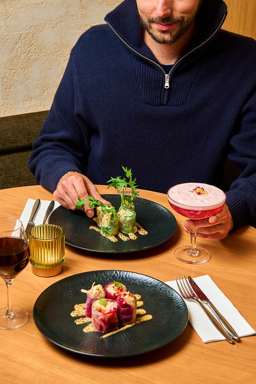 "SPRING ROLLS" : 

BABY SPINACH, APPLE, BLACK AMARANTH, SOBA NOODLES
& SESAME GOMA SAUCE // BELL PEPPERS, PICKLED RADISHES, RICE & VEGAN SPICY MAYONNAISE. at Maora Restaurant - Batignolles in Paris