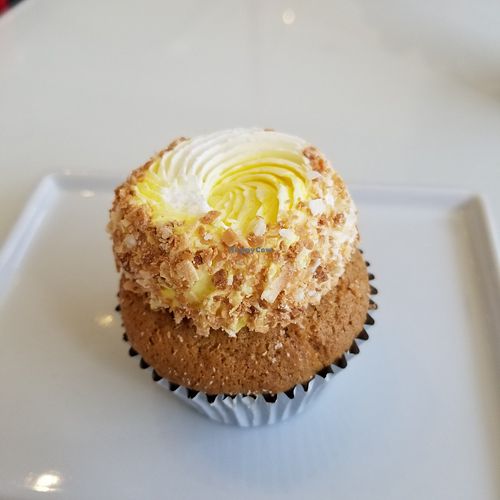 vegan coconut vegan lemon butter cream cupcake at Sin in Providence