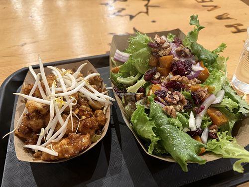 Kung pao cauliflower appetizer and a winter saladd  at StrEatz Mobile Food in North Woodstock