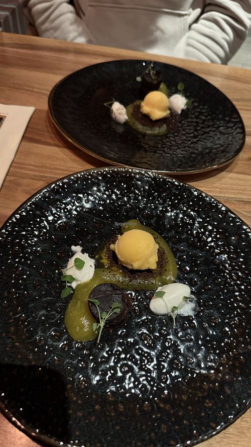 Toetje - brownie, mangoijs, ananascrème  at Graansilo in Groningen
