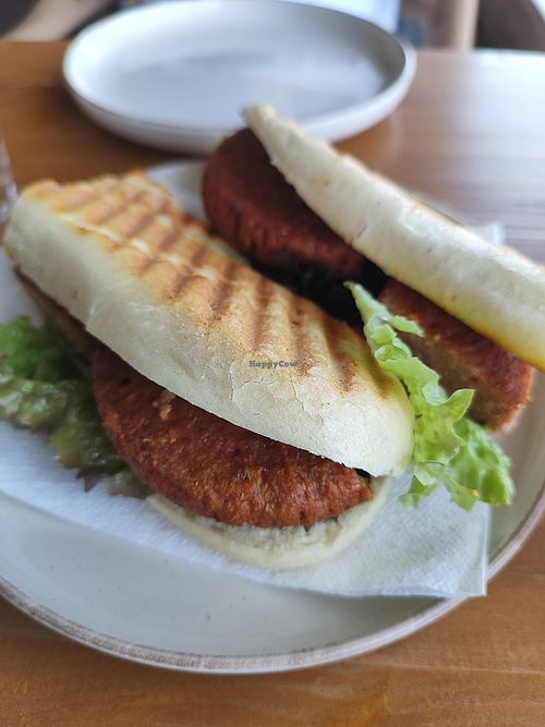 Vegan sandwich at Seasons in Crete