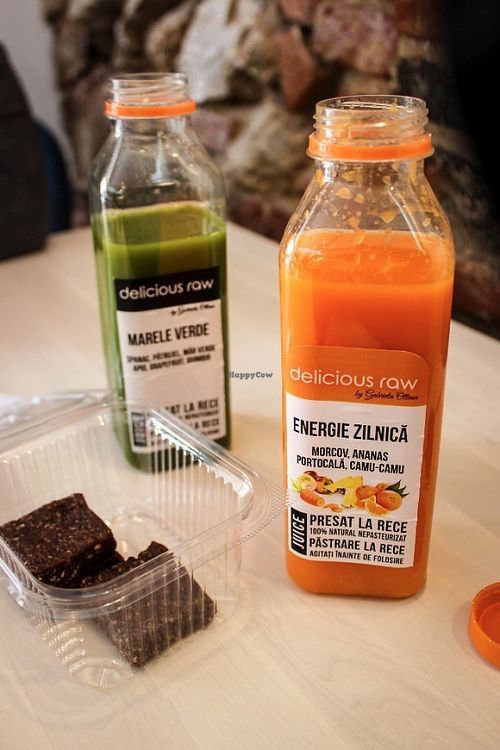 raw energy bars and juices at Delicious Raw by Gabriela Oltean in Brasov