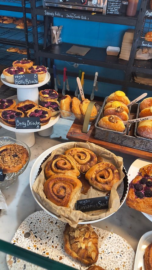 A few vegan options here at Kraken Sourdough in Huskisson