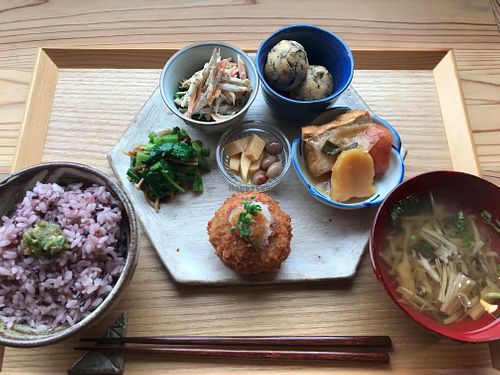 Lunch plate (changes weekly) at Yamanoiki Amenokoe in Chino