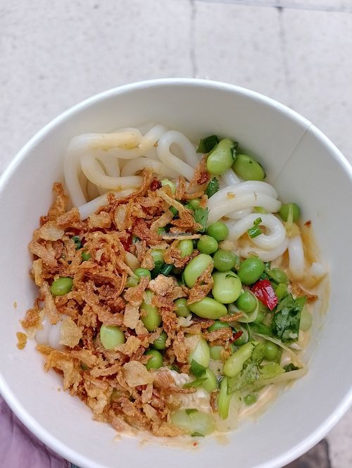 Thai noodle pot at Itsu - Victoria Station in South West London