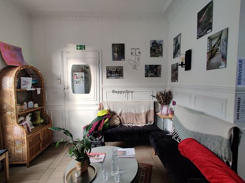Inside cozy at Montvenus in Montreuil