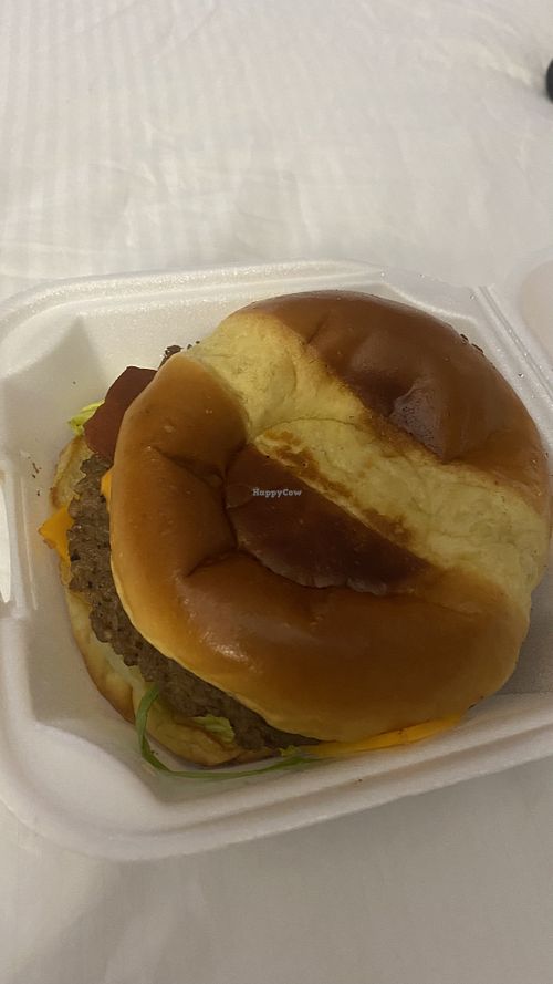 Burger  at Nude Vurgers in Miami