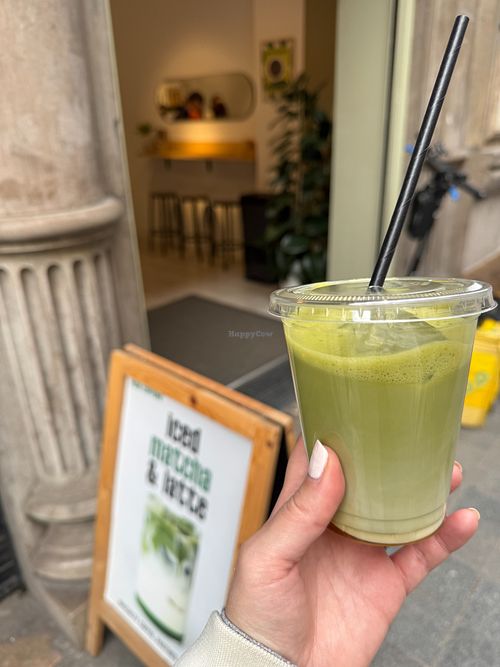 Iced matcha latte at Pure Coffeine - Specialty Coffee in Valencia