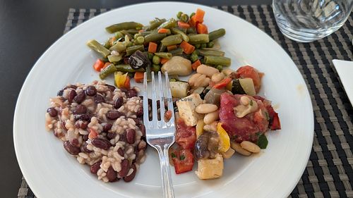 Buffet options at Restaurante Loggia in Coimbra