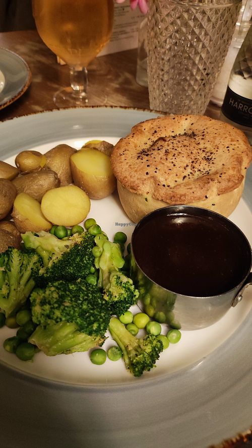 Mushroom and ale pie at Old Manse Hotel  in Bourton-on-the-water