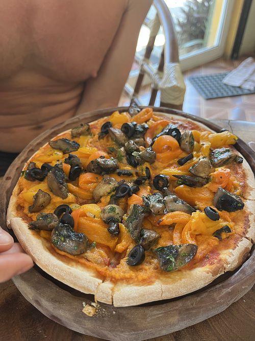 vegan pizzaa  at Casa DaVan Bistro & Boutique in Mazunte
