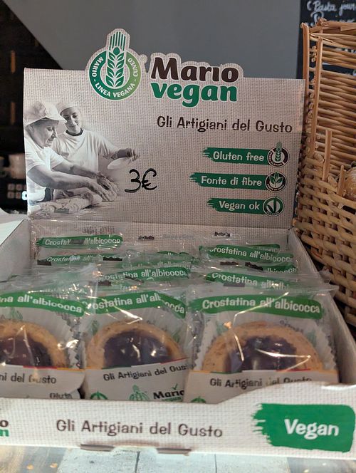 Vegan snack at BAKARO by Vini & Terroir in Villefranche-sur-mer