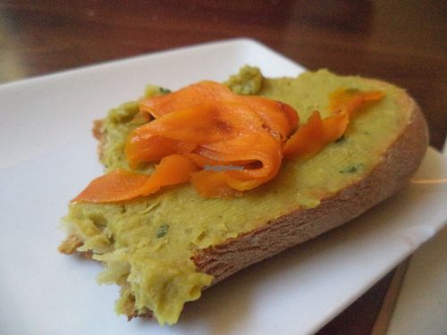 Bread with hummus and carrot at Entre Pedras in Santiago De Compostela