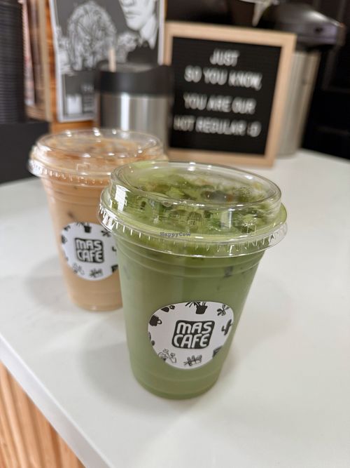 Matcha and iced lattee  at Más Café in Moab