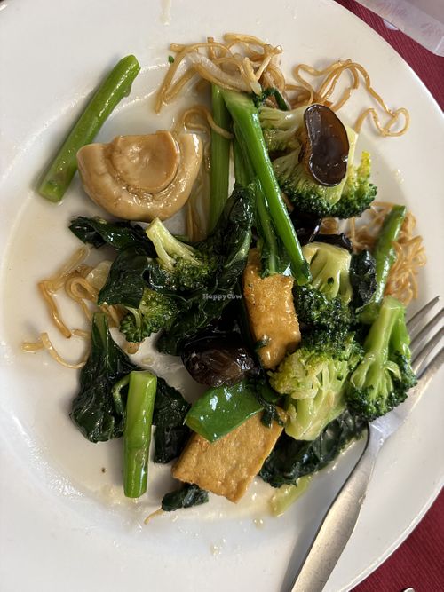 On the menu in the vegetarian section- veggies with mushrooms, broccoli and tofu  at Chifa Hou Wha in Lima