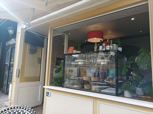 La vitrine at Maison L in Poitiers