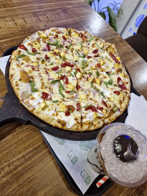 Vegetarian paneer pizza at Bhagat Ji Fast Food in Nawanshahr