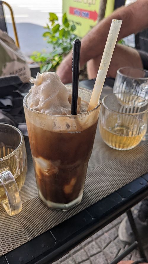 vegan coconut coffee at Coffee HƯỚNG QUÁNG in Da Nang